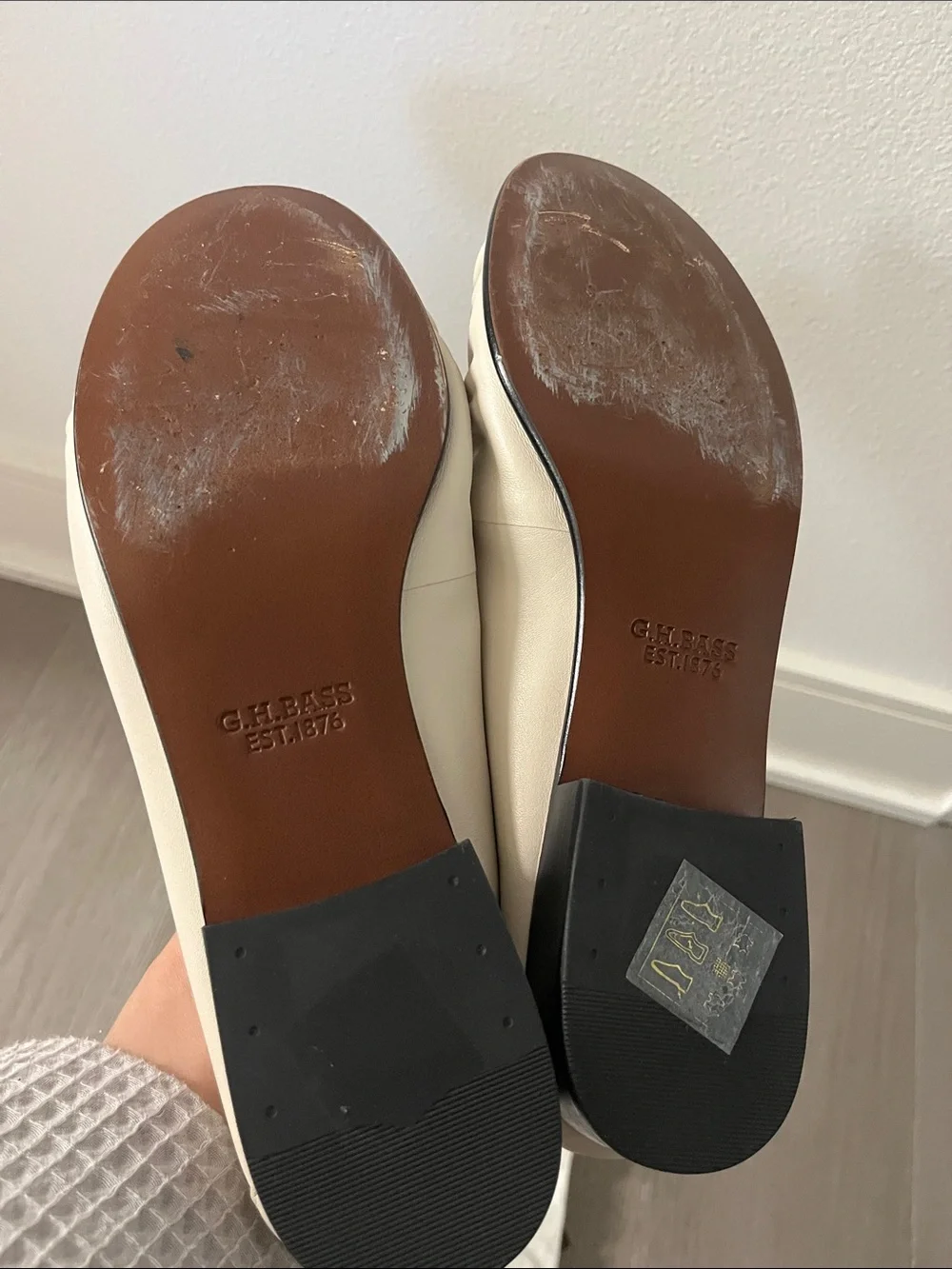 Aritzia x G.H.Bass Cream Leather Penny Loafers 10.5